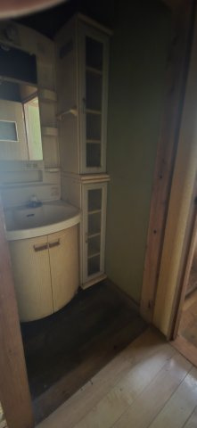 君津市鎌滝　中古戸建の独立洗面台|収納も豊富な洗面化粧台