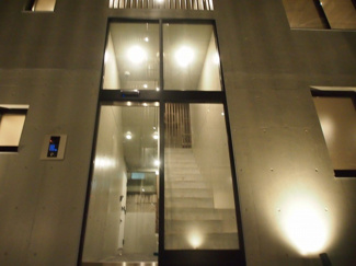 【エントランス】