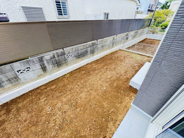 松戸市小金原９丁目新築戸建【貝の花小学校：7分】の庭|南側庭スペース