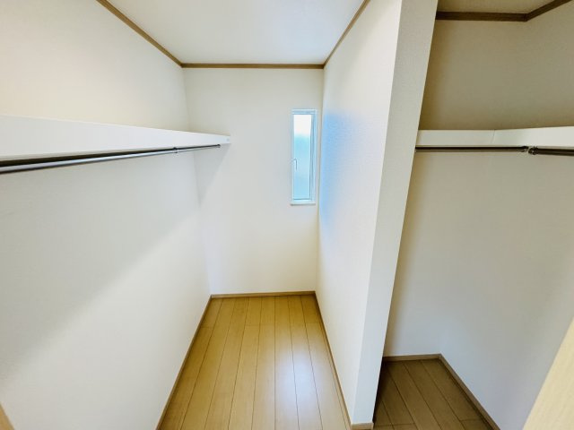 松戸市小金原９丁目新築戸建【貝の花小学校：7分】の収納|7.75帖寝室・ウォークインクローゼット