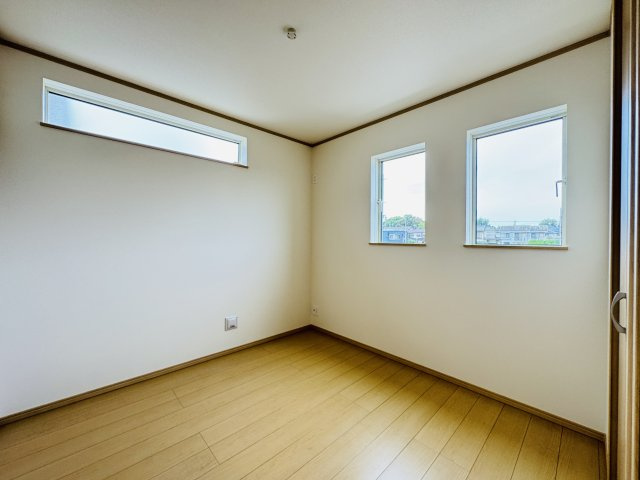 松戸市小金原９丁目新築戸建【貝の花小学校：7分】の洋室|4.5帖洋室