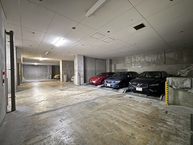 ジェイパーク文京白山の駐車場