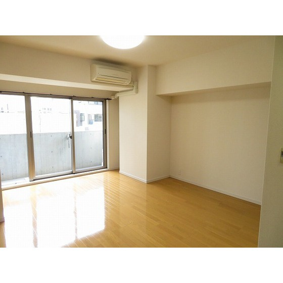 ユニロイヤル九段南の居間・リビング|居室