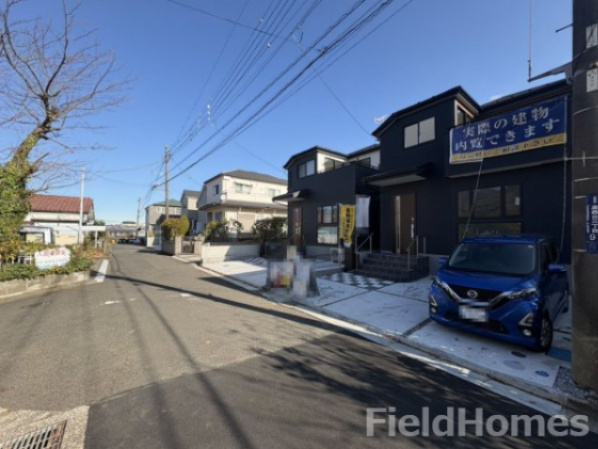 伊勢原市高森台3丁目新築戸建て　2号棟の玄関|明るい玄関です