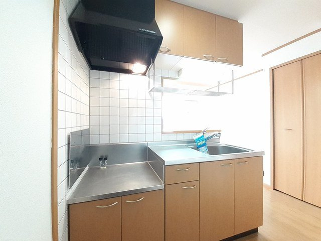 モワメームのキッチン|コンパクトなキッチンで掃除もラクラク