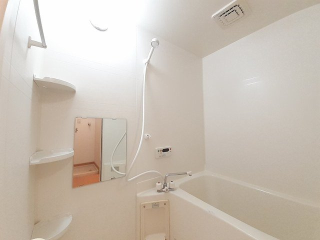 モワメームの浴室|落ち着いた空間のお風呂です