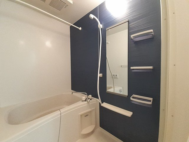 カレントⅢの浴室|落ち着いた空間のお風呂です