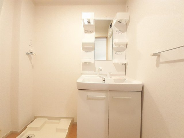 カレントⅢの洗面所|明るい洗面所です