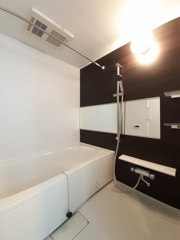 シェーン・プラッツの浴室|コンパクトで使いやすいお風呂です