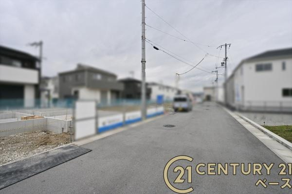 リーブルガーデン結崎 ４号棟 ／新築一戸建の前面道路含む現地写真|■現地撮影写真■小・中学校まで徒歩圏内とお子様の通学も安心！