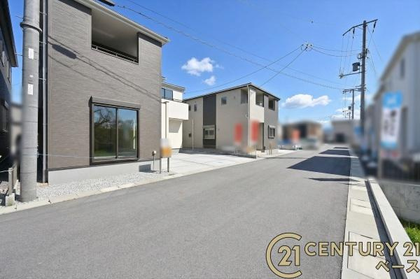 リーブルガーデン結崎 ２号棟 ／新築一戸建の前面道路含む現地写真|■現地撮影写真■コンビニが徒歩圏内に近接しています。