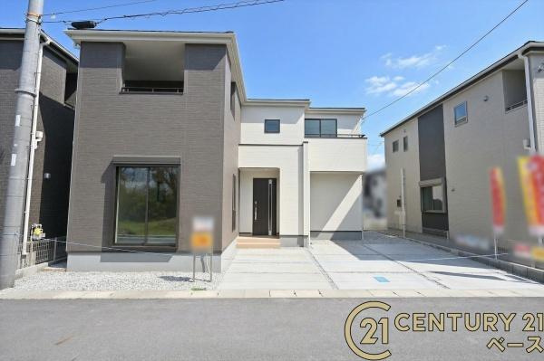 リーブルガーデン結崎 ２号棟 ／新築一戸建の外観|■現地撮影写真■耐震等級３の地震に強安心の邸宅！雨で汚れを洗い流してくれるセルフクリーニング機能付き外壁！お気軽にお問い合わせください！■