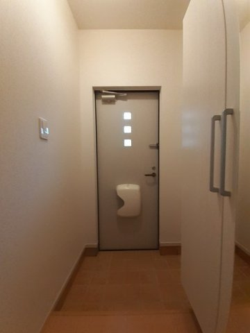 アビタシオン　ミニヨンの玄関