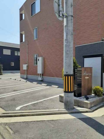 ブレイブの駐車場