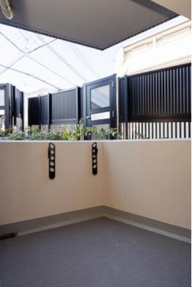 【バルコニー】