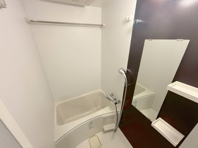 レジュールアッシュ三国本町の浴室