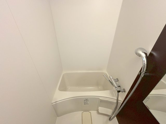 レジュールアッシュ三国本町の浴室