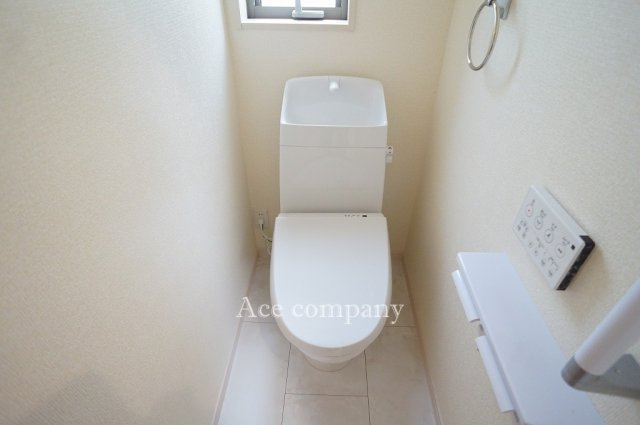 【トイレ】 | 東住吉区今川4丁目　【2号棟/全2棟】 | トイレは1階と2階の各階に完備♪ともに同形状のシャワートイレです☆
