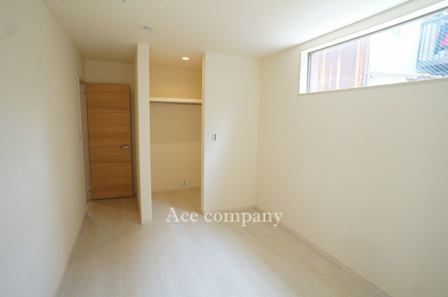 【子供部屋】 | 東住吉区今川4丁目　【2号棟/全2棟】 | 【1階：ストレージルーム6.75帖】ウォークインクローク完備です♪