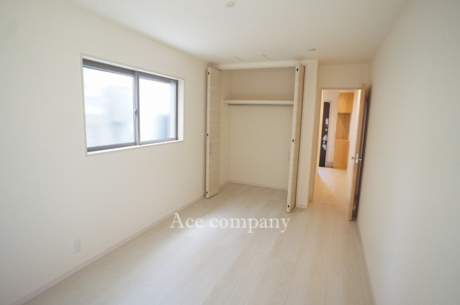 【寝室】 | 東住吉区今川4丁目　【2号棟/全2棟】 | 【1階：洋室7.75帖】クローゼット完備♪クローゼット内に床下収納付きです♪