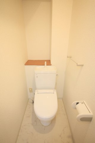 ファイーヴ土穴のトイレ