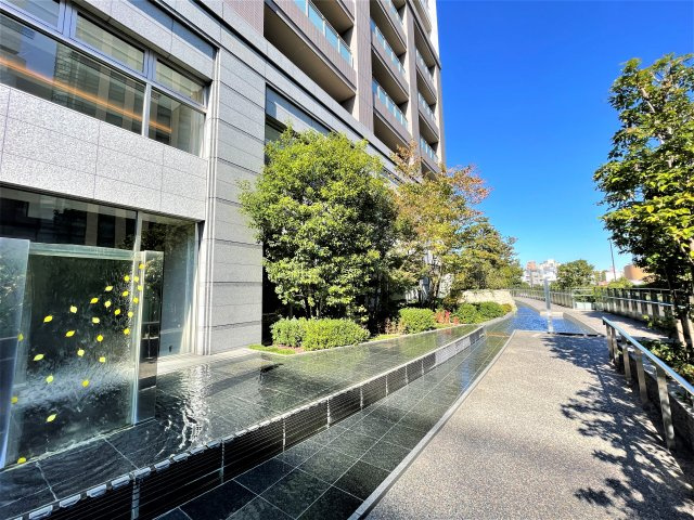 富久クロスコンフォートタワーの外観