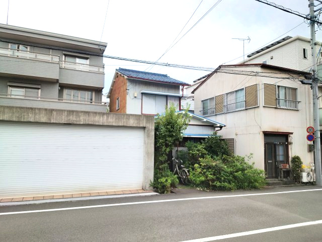 売土地　静岡市駿河区八幡2丁目の前面道路含む現地写真