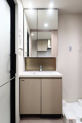 【独立洗面台】 | グランスイート麻布六本木