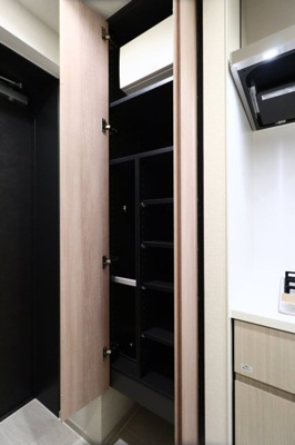 【設備】 | グランスイート麻布六本木 | 靴入