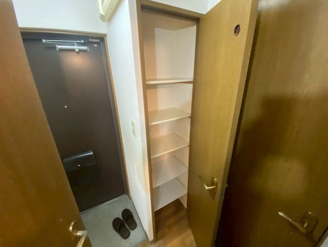 ルブニール西郷の玄関