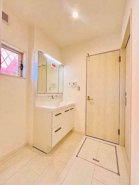 相模原市南区下溝戸建⑤の独立洗面台