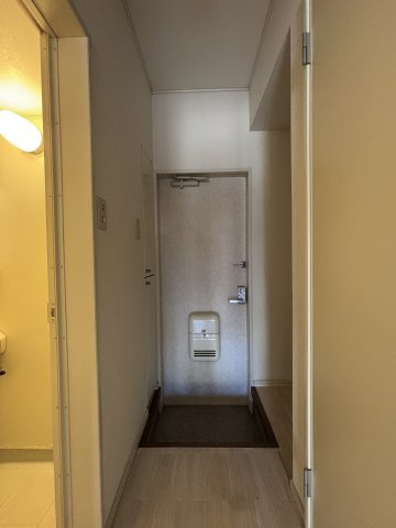 ファミール栄の玄関|※同間取り201号室参照