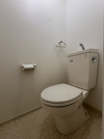 ファミール栄のトイレ|※同間取り201号室参照