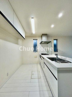 【キッチン】 | 葛飾区西水元1丁目中古住宅 | ワイドで収納豊富なシステムキッチン