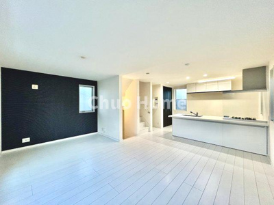 【居間・リビング】 | 葛飾区西水元1丁目中古住宅 | 【居間・リビング】「ＬＤＫは家族団らんをデザイン」広いＬＤＫでは家族が集まり一緒の時間を過ごせる工夫がされております。何気ない一日の当たり前のひとコマがいつか一生の宝物になります