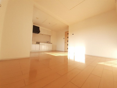 【居間・リビング】 | エスペランサ浜の宮Ⅰ | おしゃれな居間です