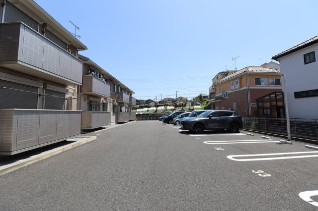 アマービレ　Ｂ棟の駐車場|駐車場があるので、車を買う予定の方も安心です