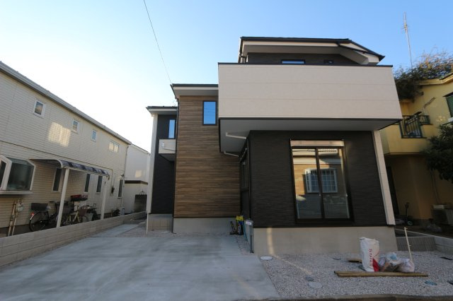 【KIS】　小平市仲町13期の外観|4LDK＋カースペース2台分♪