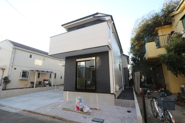 【KIS】　小平市仲町13期の外観|WIC＋パントリー＋土間収納など収納充実プラン♪