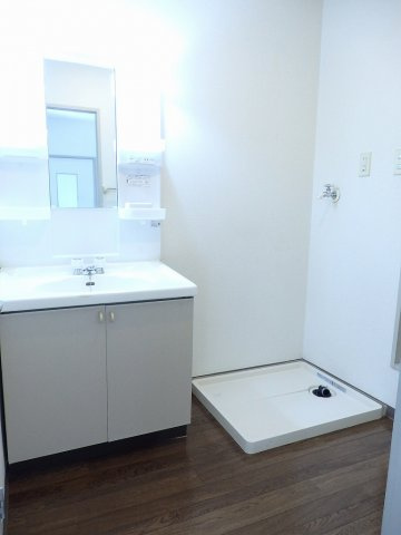 エスポワールＢの洗面所|脱衣スペースもあります