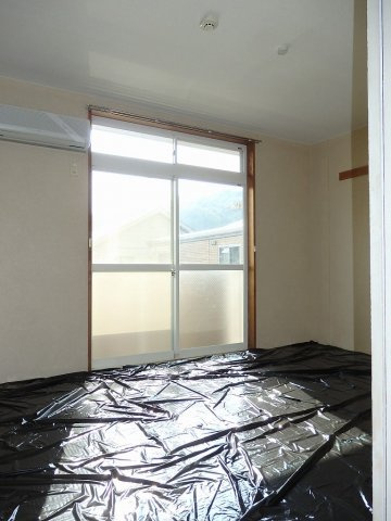 エスポワールＢの居間・リビング|こちらのリビングで趣味の時間をお楽しみください