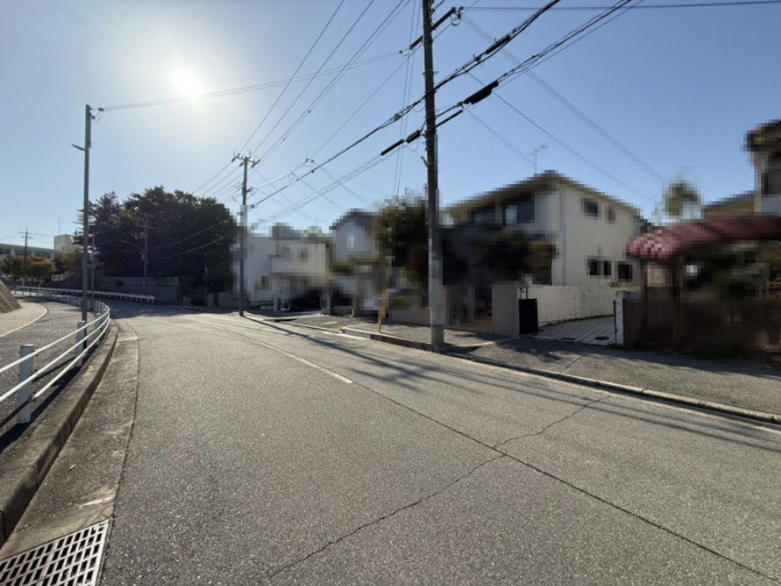 本多聞2丁目土地の前面道路含む現地写真
