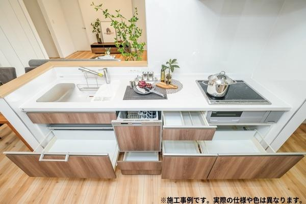 東野台　新築の内観：施工例|【バス　施工事例】