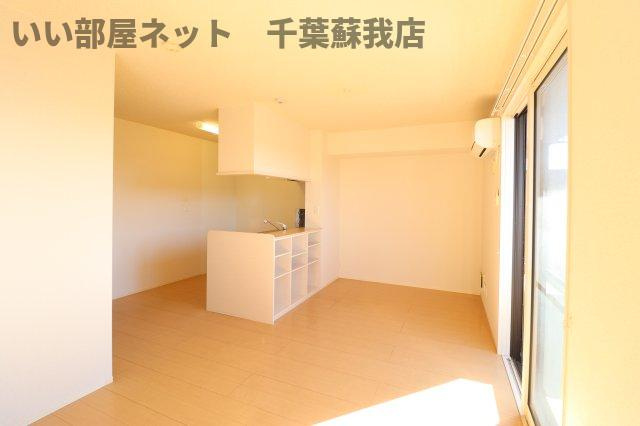 ウィル　ステージの居間・リビング|こちらのリビングで趣味の時間をお楽しみください