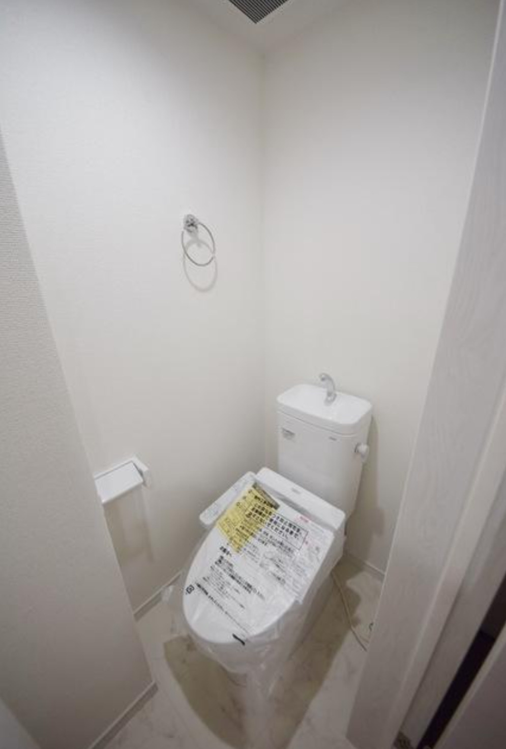 トレカーサ六町　東京都足立区1棟アパート「満室！」「築浅！」のトイレ