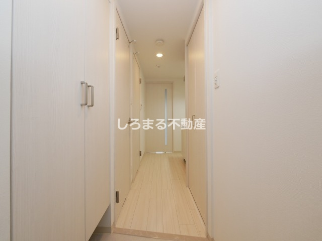 セオリー大阪リバークロスの玄関