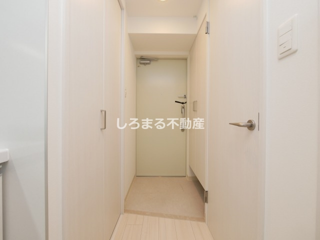 セオリー大阪リバークロスの玄関