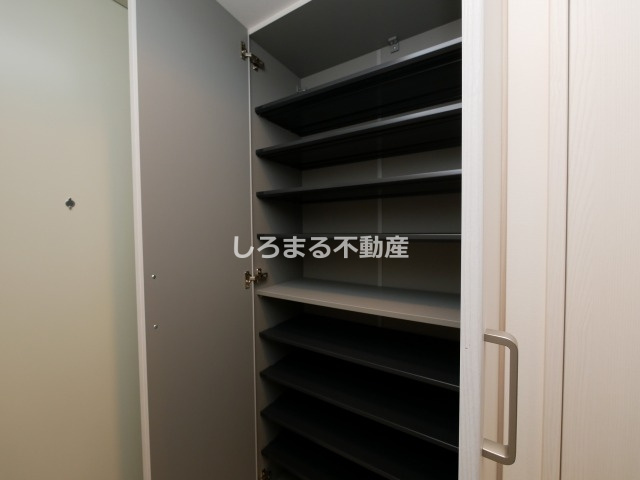 セオリー大阪リバークロスの収納