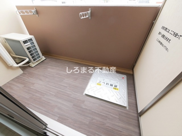 セオリー大阪リバークロスのバルコニー