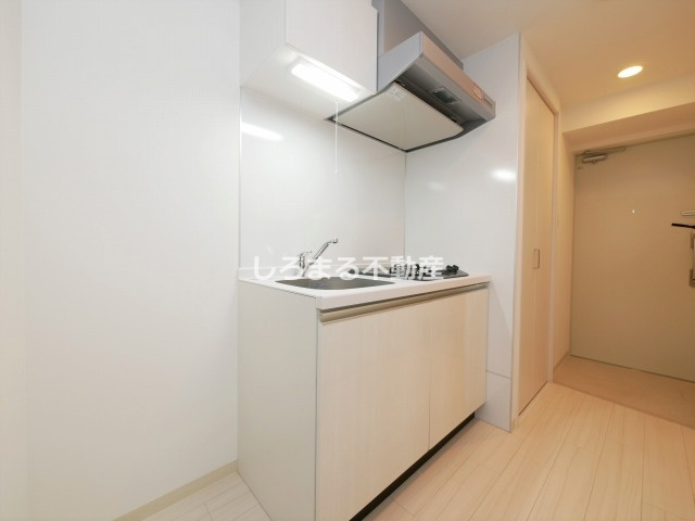 セオリー大阪リバークロスのキッチン